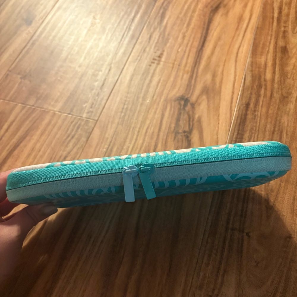 Nintendo Switch ACNH Turquoise Case - Picture 5 of 5